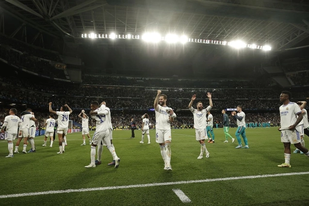 VIDEO: Cầu thủ Real Madrid nhảy múa cực sung sau khi vào Chung kết C1
