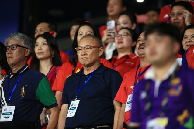 Phản ứng giận dữ của HLV Park Hang Seo khi U22 Việt Nam để thua cuối trận