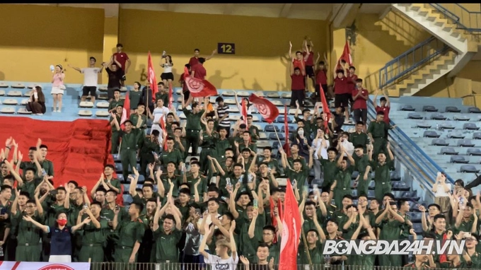 CĐV đặc biệt xuất hiện trong ngày đại thắng của Viettel FC