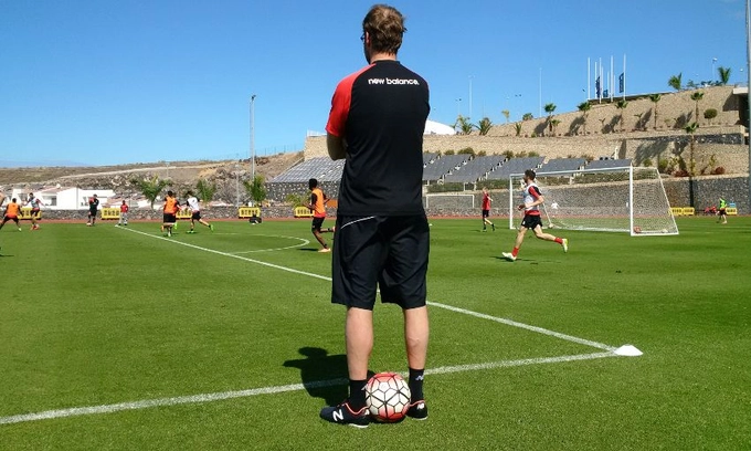 Vì sao các đội bóng ưa 'tránh rét' giữa mùa giải?