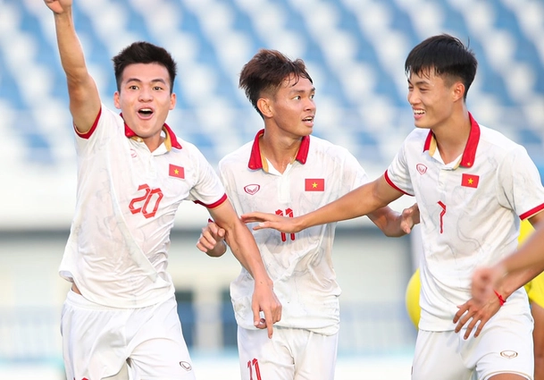 VIDEO: Bàn thắng chớp nhoáng ấn định chiến thắng 4-1 của U23 Việt Nam trước Malaysia