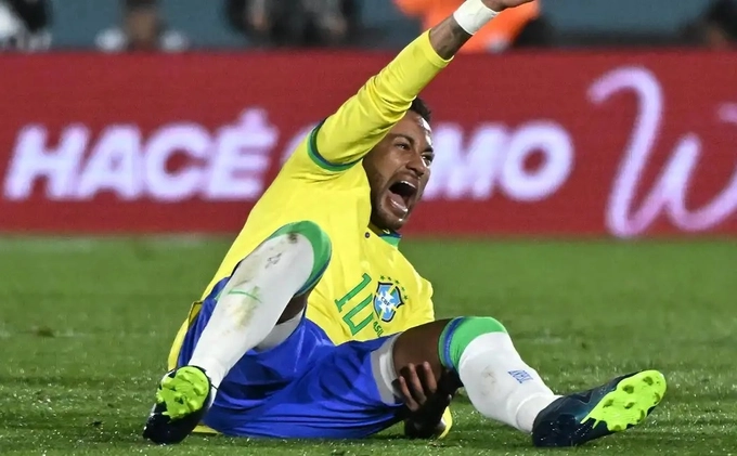 Những hình ảnh mới nhất của Neymar khiến fan không khỏi xót xa