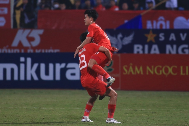 Khuất Văn Khang tỏa sáng trước ngày lên tuyển U22 Việt Nam