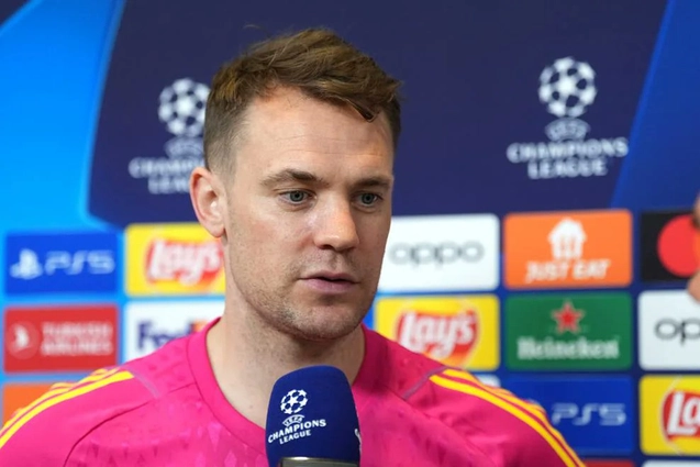 VIDEO: Neuer không nói nên lời sau khi trở thành tội đồ Bayern Munich