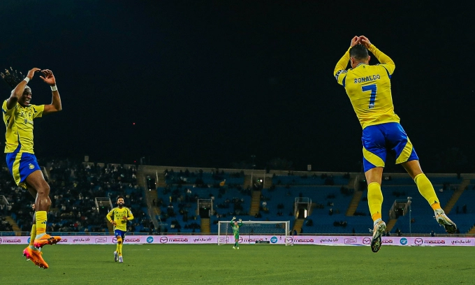 Ronaldo ghi bàn lẫn kiến tạo cho Al Nassr