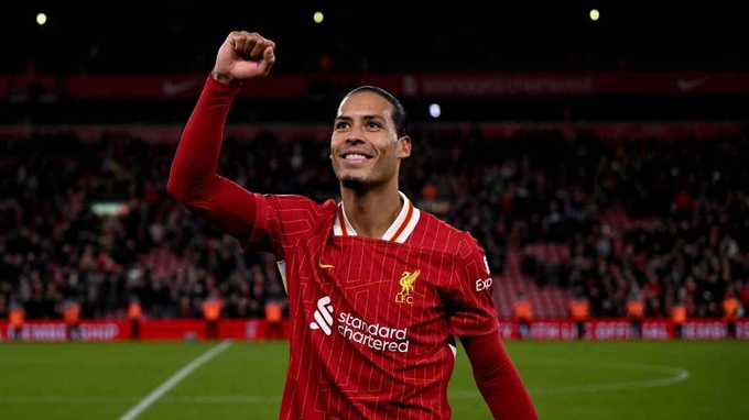 Tại sao Van Dijk toàn diện hơn Rio Ferdinand và Vidic?