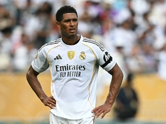 VIDEO: Jude Bellingham than phiền về mặt sân tại Club World Cup