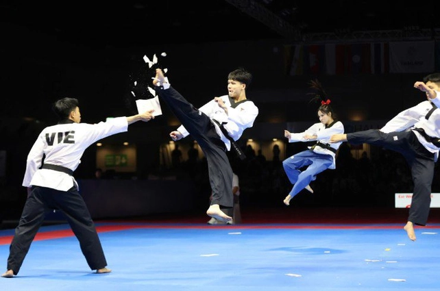 VIDEO: Bài biểu diễn dành HCV Taekwondo nội dung đồng đội sáng tạo