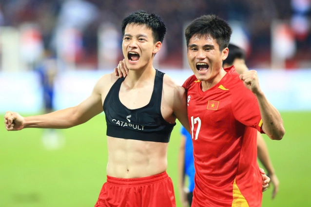 VIDEO: Thanh Nhàn hóa 'người hùng', ghi bàn thắng vào lưới U22 Thái Lan