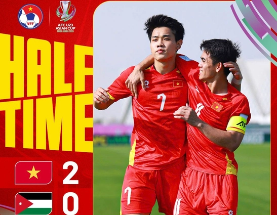 Bản lĩnh của Đình Bắc khi ghi bàn trên chấm 11m